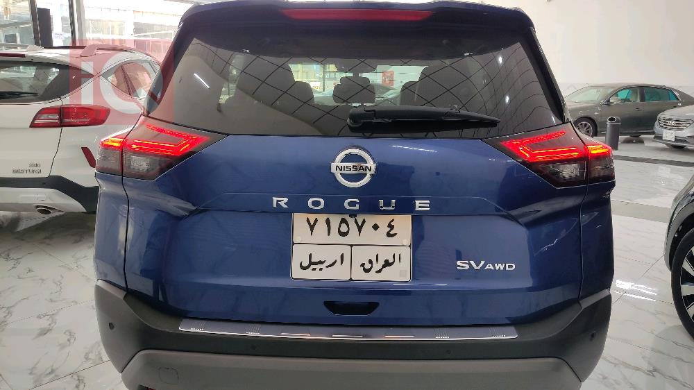 نيسان روج